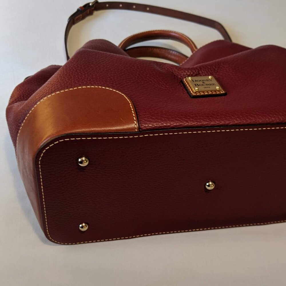 FREE SHIPPING!!! Gorgeous red leather purse, classic handbag, like new crossbody